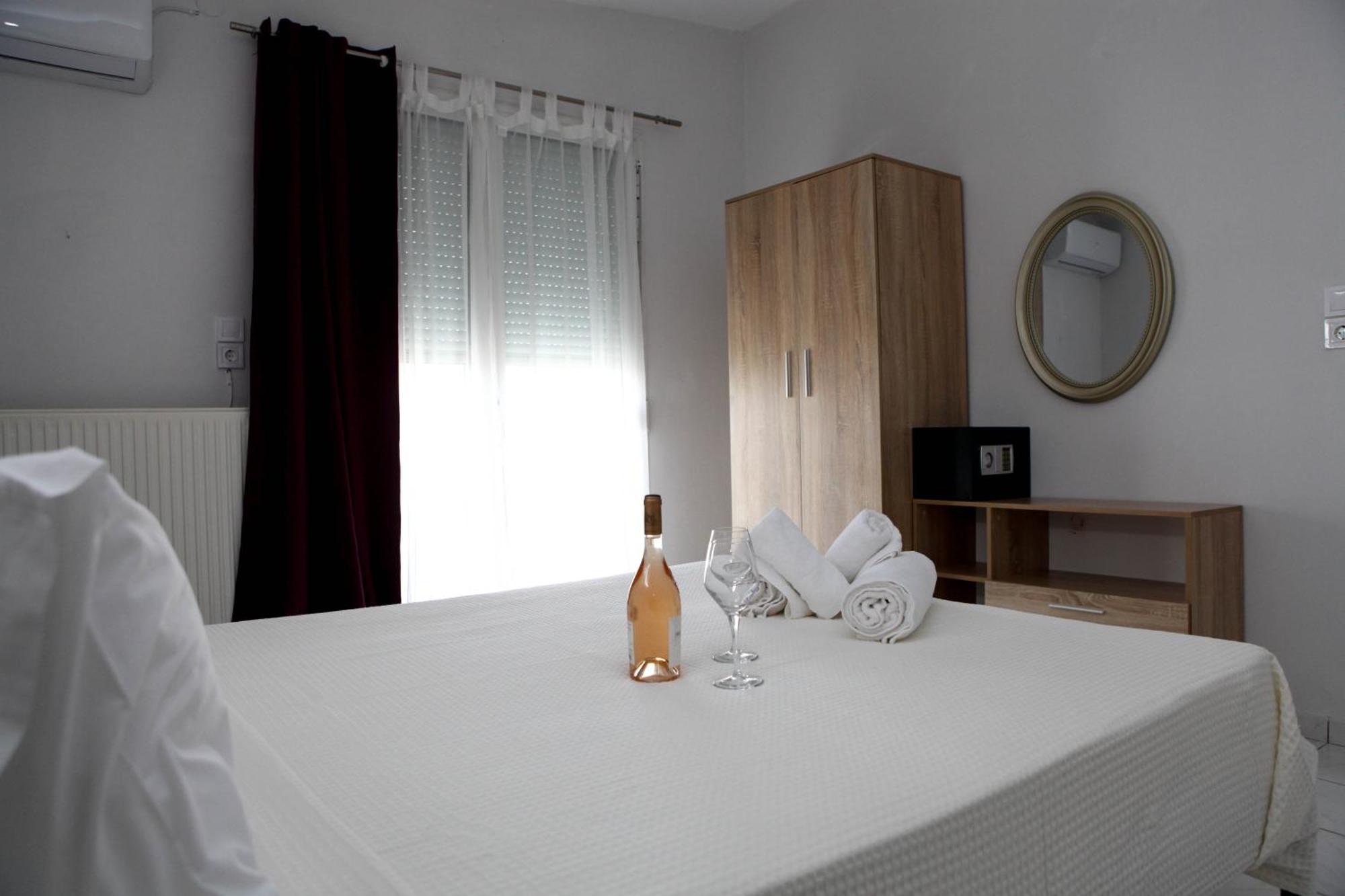 Nicole Fresh Apartments เกราโมตี ภายนอก รูปภาพ